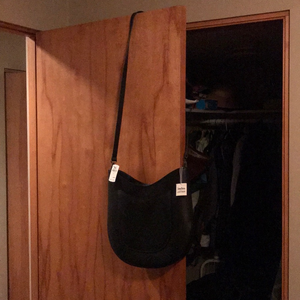 Crossbody Neiman Marcus genuine leather.